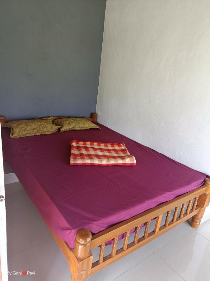 Golden Wings Cafe Hotell Gokarna  Exteriör bild